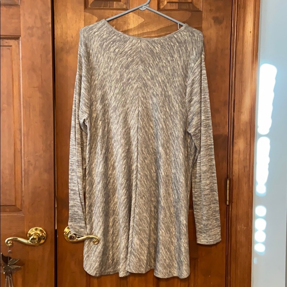Gray Tunic - Picture 2 of 3